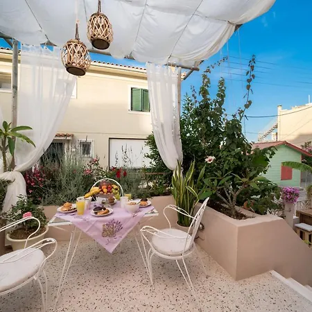 Flowers In The - Elegant In Casa de Férias