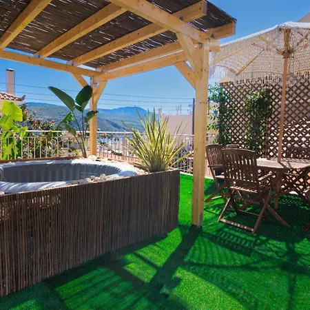 Flowers In The - Elegant In Argostoli (Kefalonia)