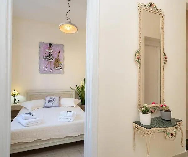 Flowers In The - Elegant In Casa de Férias *