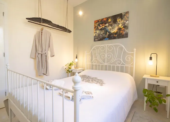 Casa de Férias Flowers In The - Elegant In *