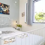 Ferienhaus Flowers In The - Elegant In