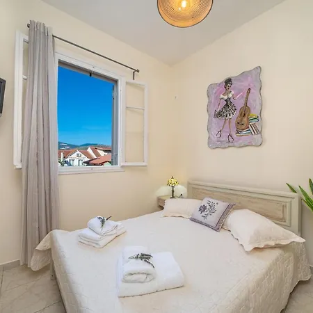 Сasa de vacaciones Flowers In The - Elegant In