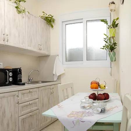 Сasa de vacaciones Flowers In The - Elegant In *